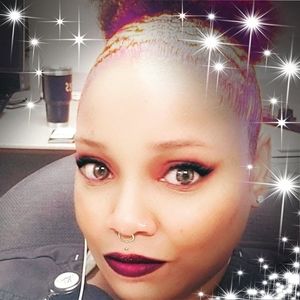 Meet your Posher, Carla